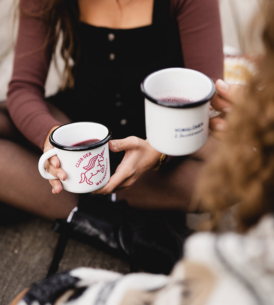 Emaille-Tasse "Weinhorn-Club" Granatrot (6x)